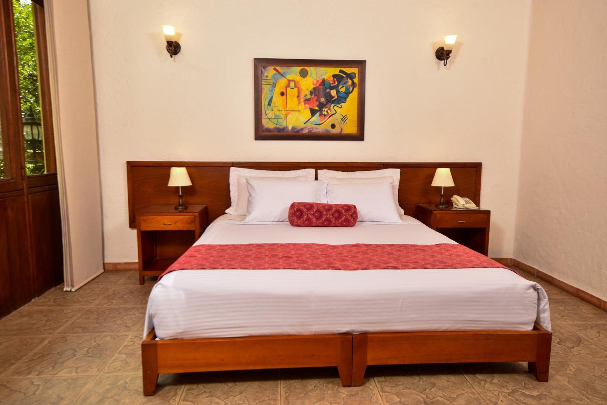 La Campana Hotel Boutique Медельин Экстерьер фото