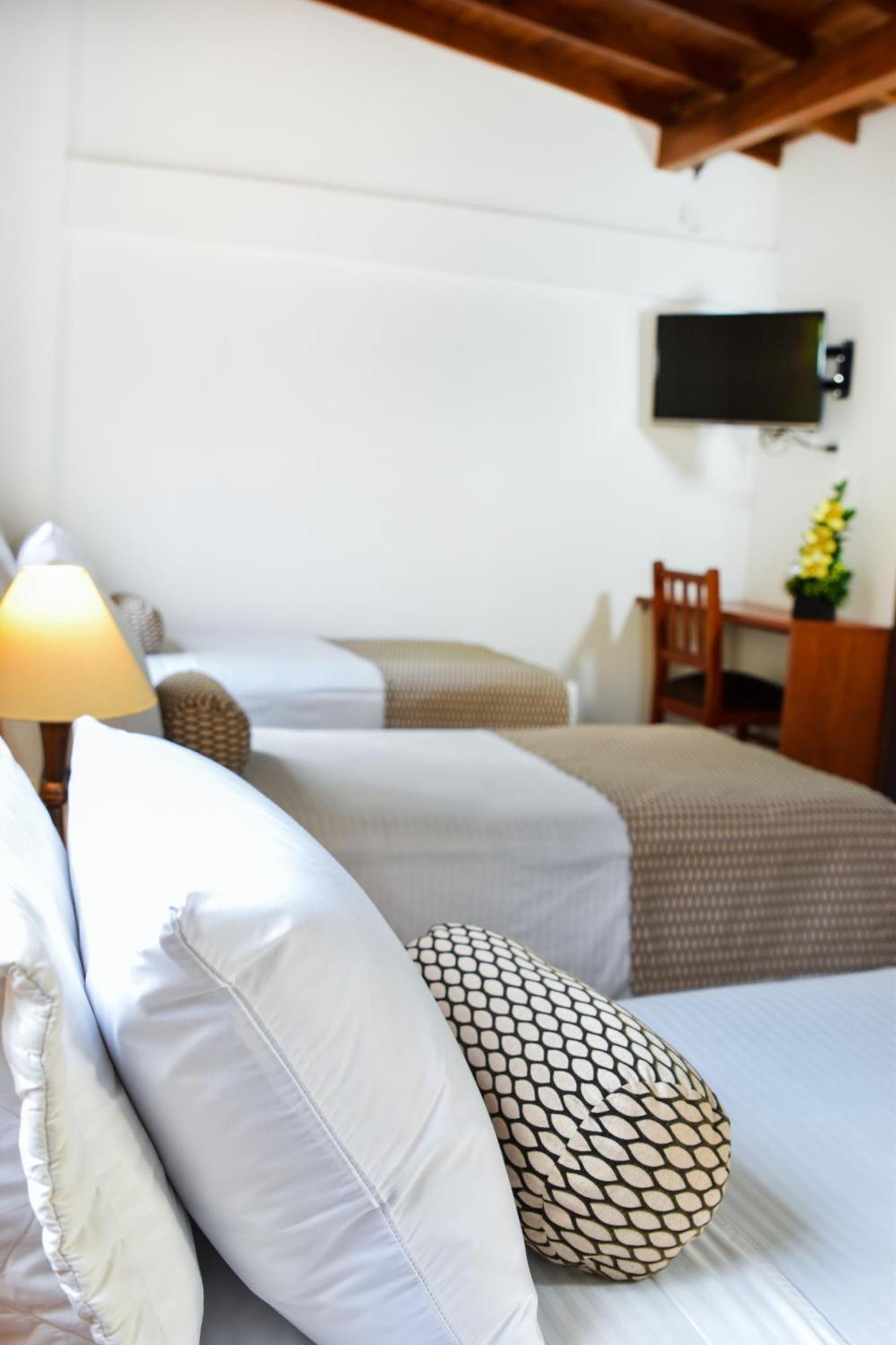 La Campana Hotel Boutique Медельин Экстерьер фото