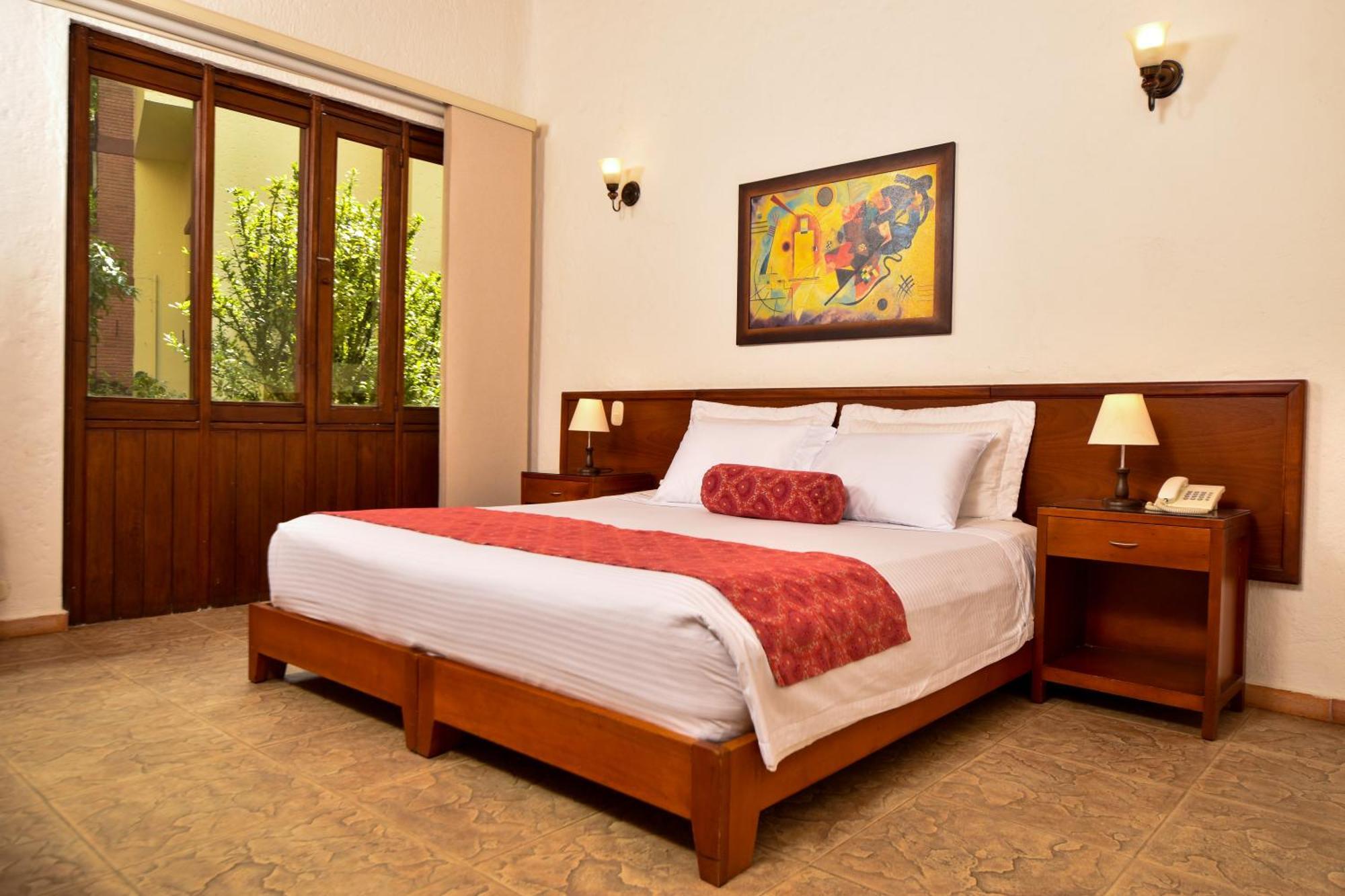 La Campana Hotel Boutique Медельин Экстерьер фото